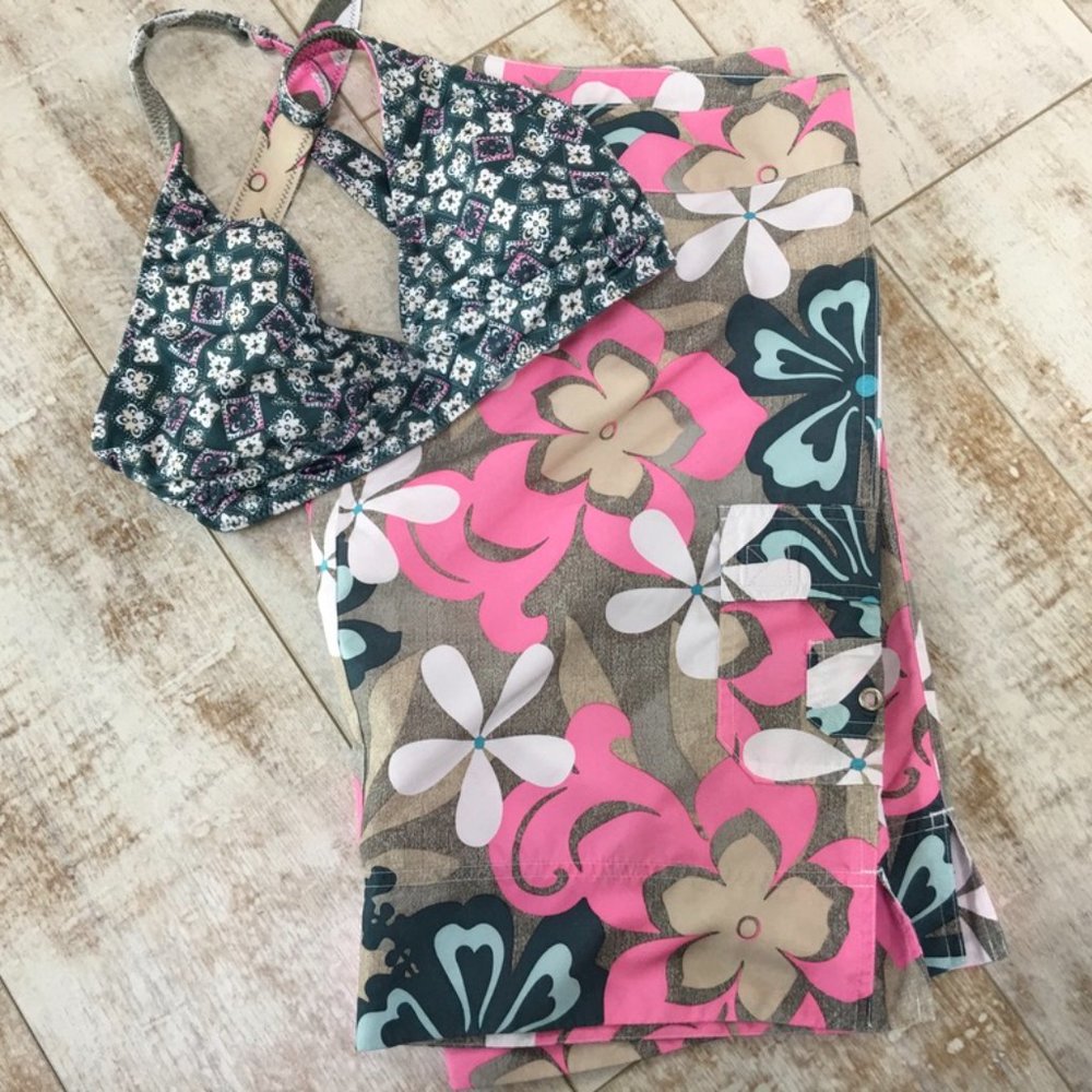 LAST CHANCE!  Nautica Blue Floral Short ONLY